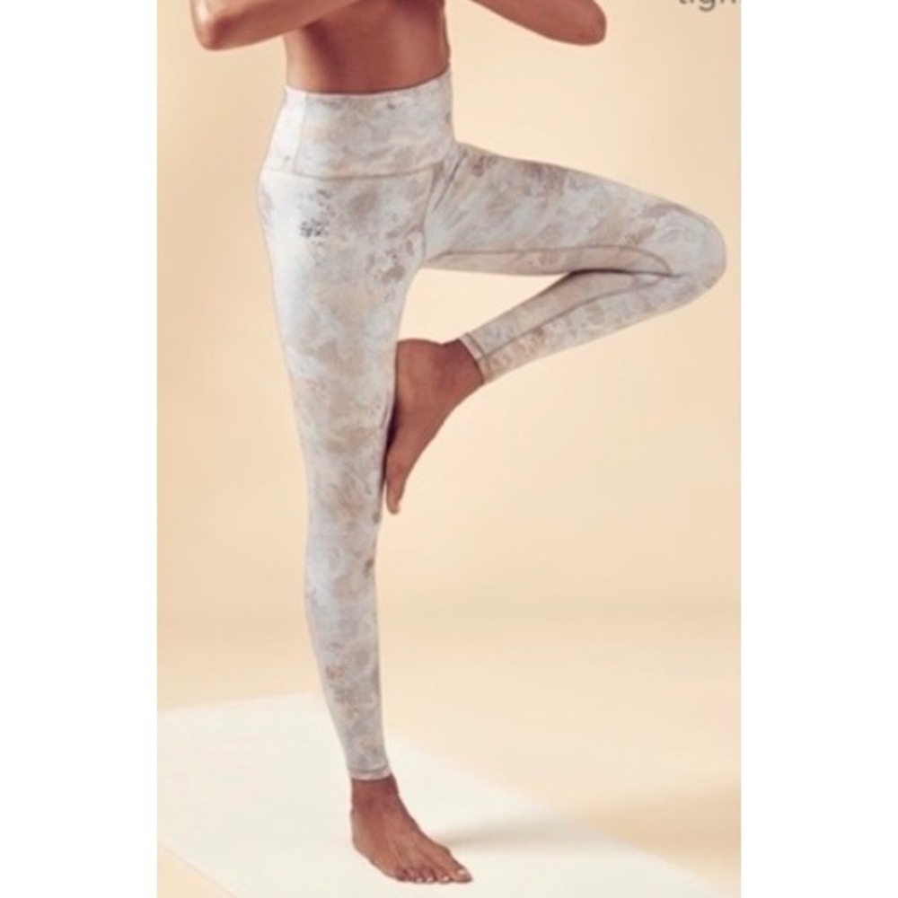 Athleta Elation Gilded Tight XS Metallic Gold Lace Foil Print High Rise Leggings